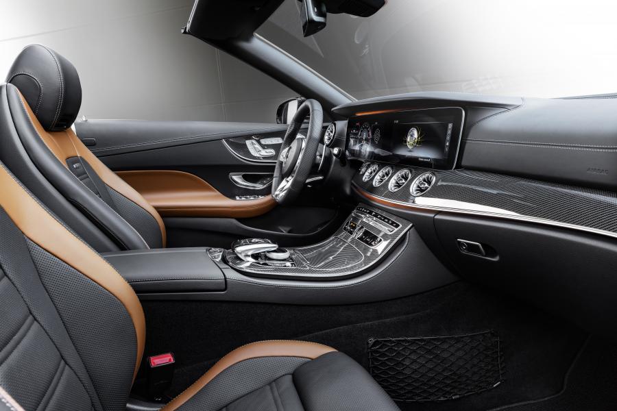 Интерьер Mercedes-AMG E53 4Matic+ Cabriolet (A238) 2018 года  (WW) (фото 6 из 18)